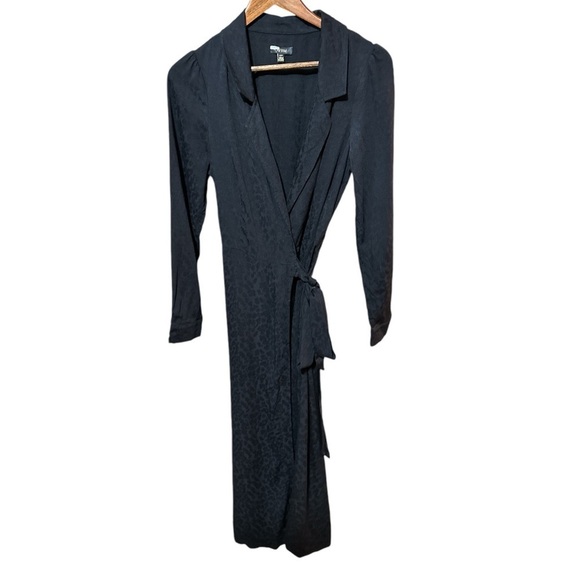 EUC - AFRM Kendra Black Leopard Canvas Surplice Wrap Dress - Size Small - Picture 2 of 5